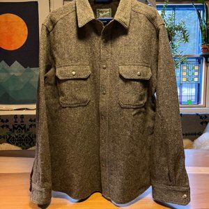 Mens Woolrich Alaskan Wool Shirt Jacket w/ snaps, grey herringbone, size large